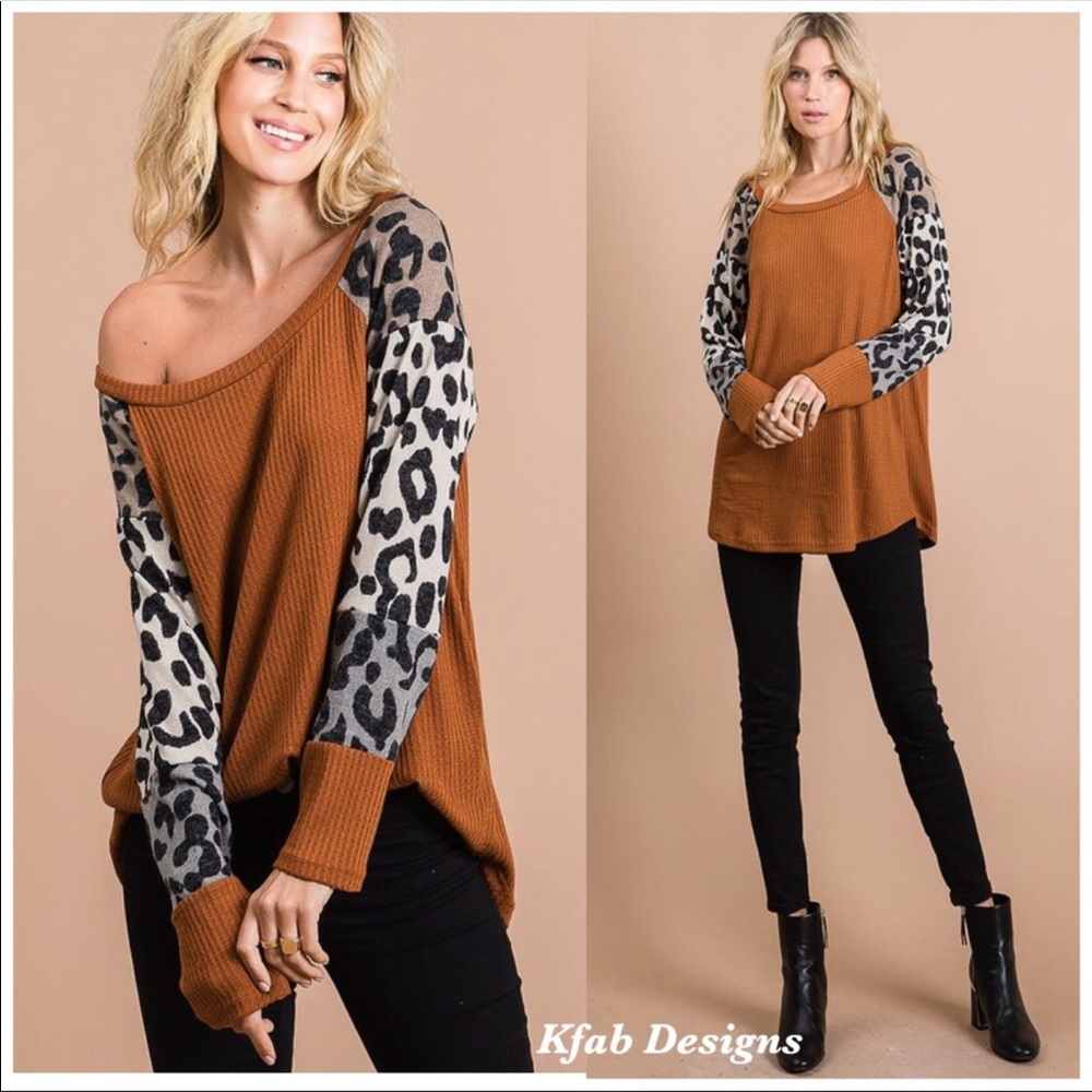 Cutest🤎brown thermal- weave top w/leopard sleeved